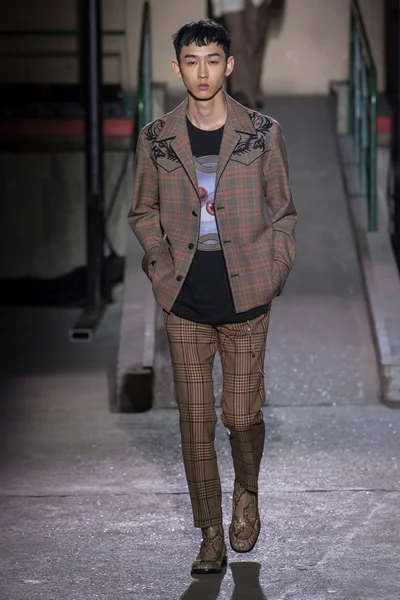 Look 3